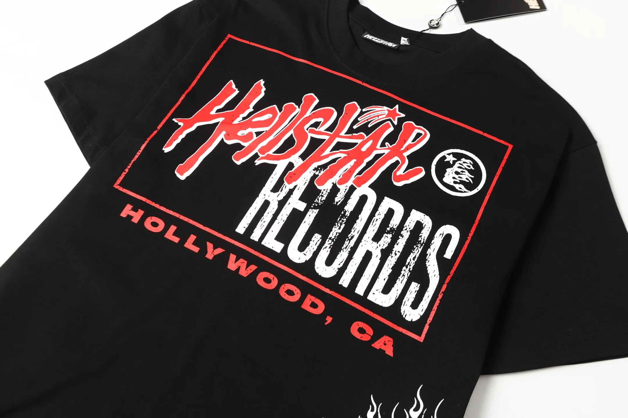 753#White/Black/ ｜ P54 In Stock Hellstar 、 T （fabric):32 240 Sizes（size）：S-M- L- X L （colour）：White、Black.